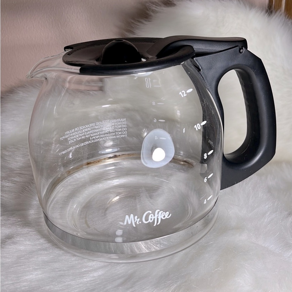 Mr. Coffee 12 cup pot w/filters